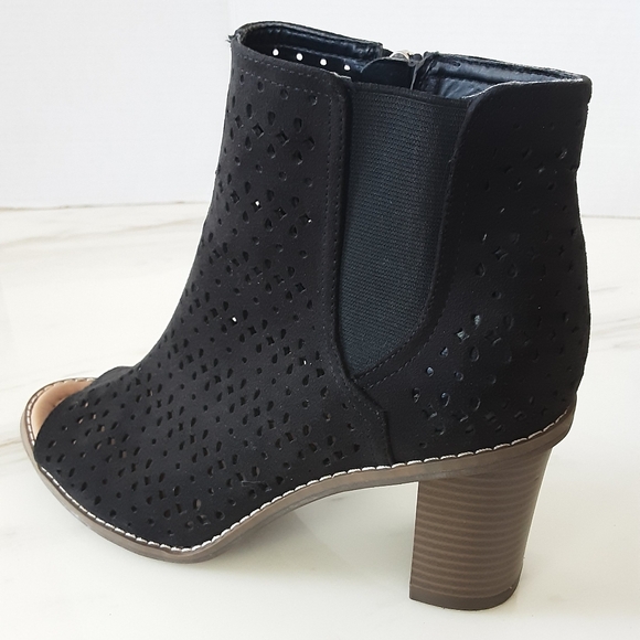DR. SCHOLL'S Peyton Perforated Stack Heel Peep-Toe Ankle Boots Sz.8.5 - Picture 6 of 9